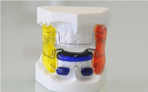 功能矯正器